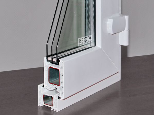 Двери Рехау 70